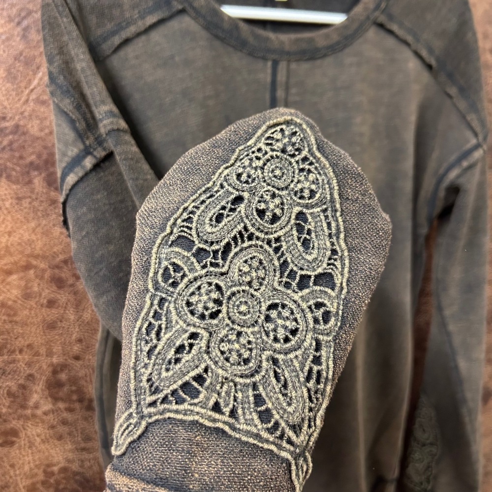 Mystree crochet lace hem brown long sleeve small womens top blouse rodeo western